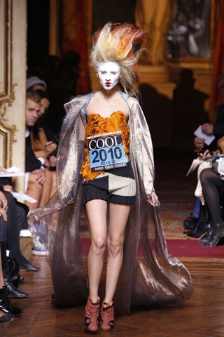 Illustration for article titled Vivienne Westwood: Rococo Eccentricity & Modern Marie Antoinettes